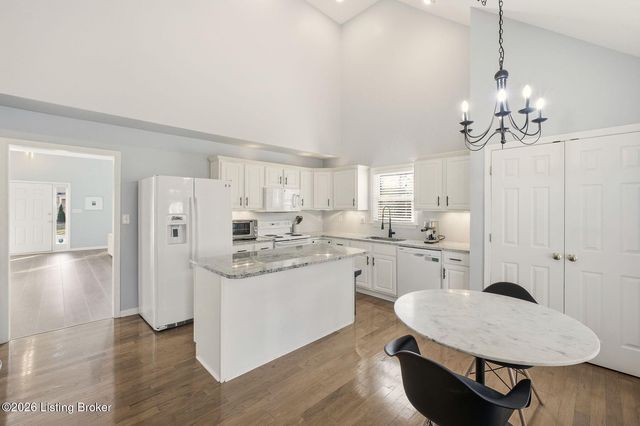 10001 Spring Gate Dr, Louisville, KY 40241