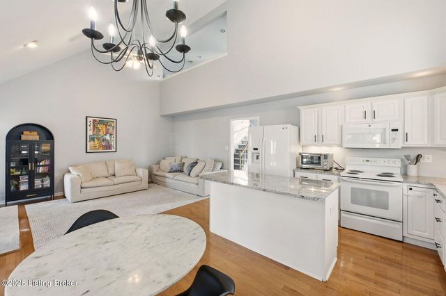 10001 Spring Gate Dr, Louisville, KY 40241