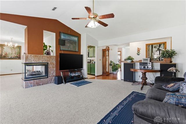 8858 Deer Hollow Drive, Huber Heights, OH 45424