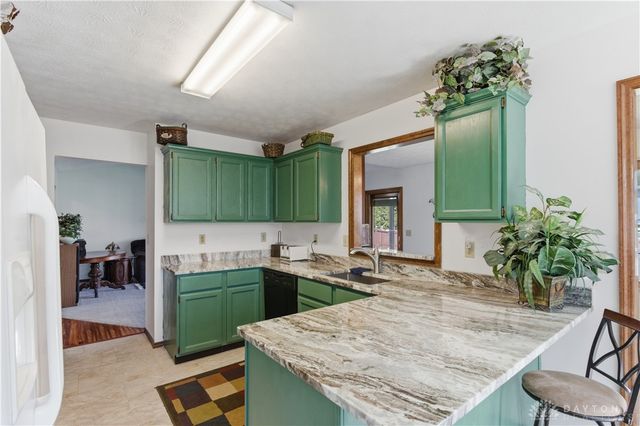 8858 Deer Hollow Drive, Huber Heights, OH 45424