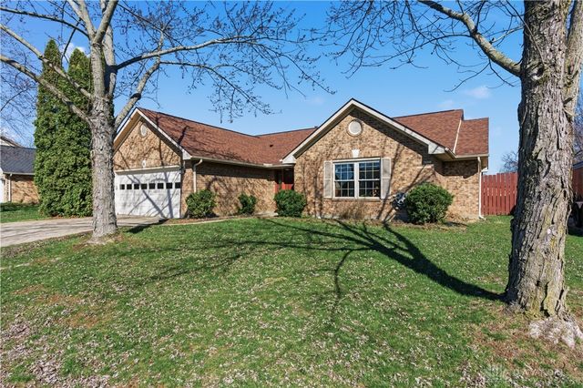 8858 Deer Hollow Drive, Huber Heights, OH 45424