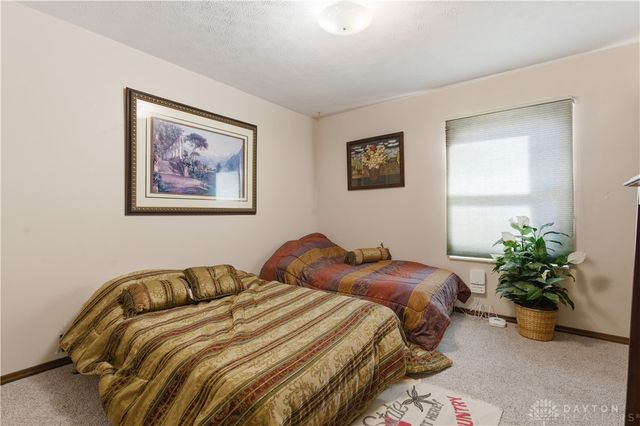 8858 Deer Hollow Drive, Huber Heights, OH 45424