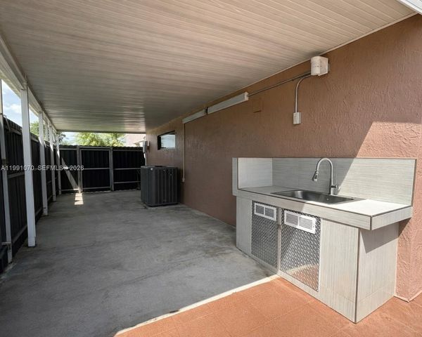 15182 SW 171st St, Miami, FL 33187