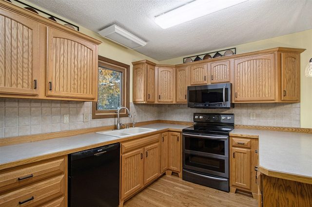 1505 Spruce Brook Road, Kalamazoo, MI 49048