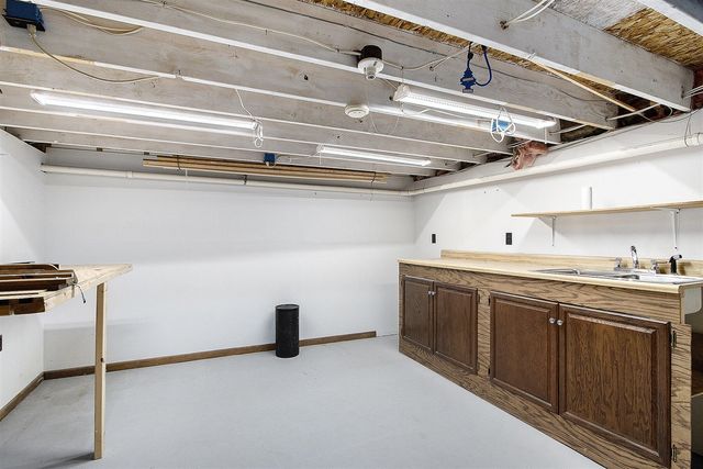 1505 Spruce Brook Road, Kalamazoo, MI 49048