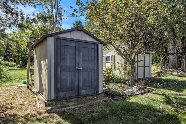 1505 Spruce Brook Road, Kalamazoo, MI 49048