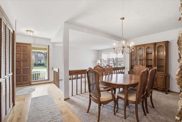 4615 S Delphine DRIVE, New Berlin, WI 53151