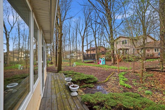 4615 S Delphine DRIVE, New Berlin, WI 53151