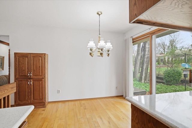 4615 S Delphine DRIVE, New Berlin, WI 53151