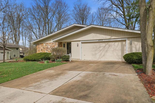 4615 S Delphine DRIVE, New Berlin, WI 53151