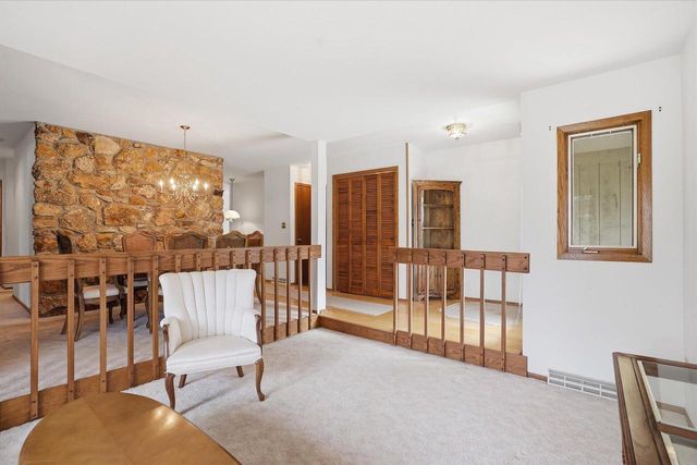 4615 S Delphine DRIVE, New Berlin, WI 53151