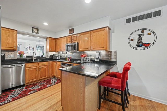 2785 Maitland Drive, Ann Arbor, MI 48105