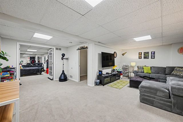 2785 Maitland Drive, Ann Arbor, MI 48105