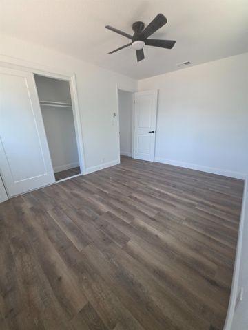 2347 E Alpine Ave, Stockton, CA 95205