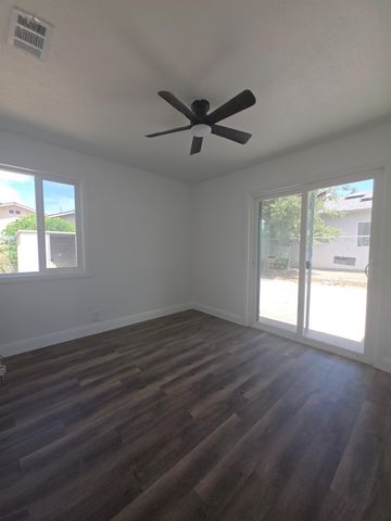 2347 E Alpine Ave, Stockton, CA 95205
