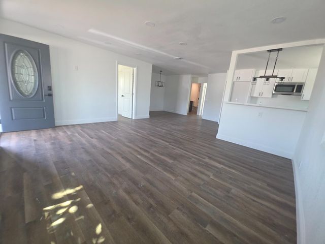 2347 E Alpine Ave, Stockton, CA 95205