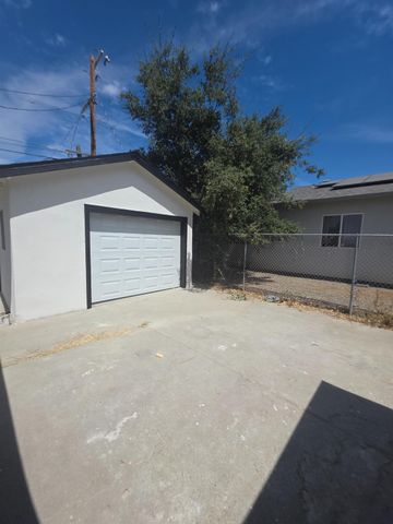 2347 E Alpine Ave, Stockton, CA 95205