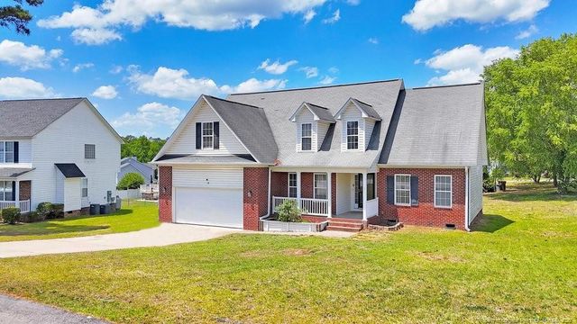 10 Pender Road, Spring Lake, NC 28390