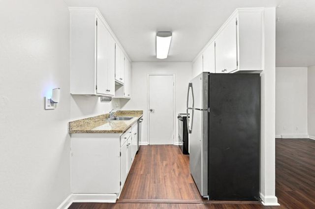 3877 Howe Street 108, Oakland, CA 94611