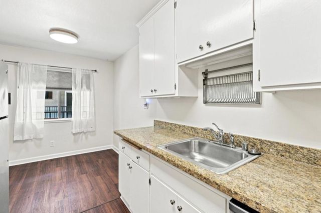 3877 Howe Street 108, Oakland, CA 94611