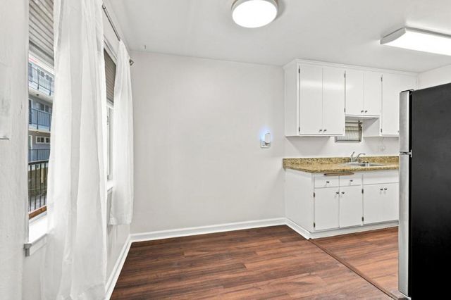 3877 Howe Street 108, Oakland, CA 94611