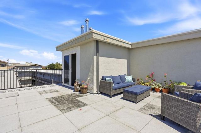 3877 Howe Street 108, Oakland, CA 94611