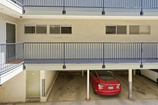 3877 Howe Street 108, Oakland, CA 94611