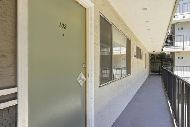 3877 Howe Street 108, Oakland, CA 94611