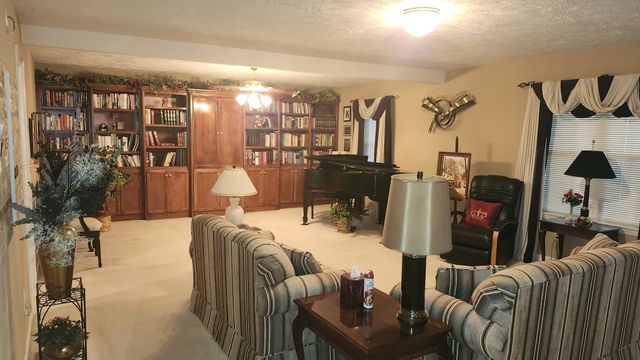 982 Trail Ridge Cir, La Vergne, TN 37086