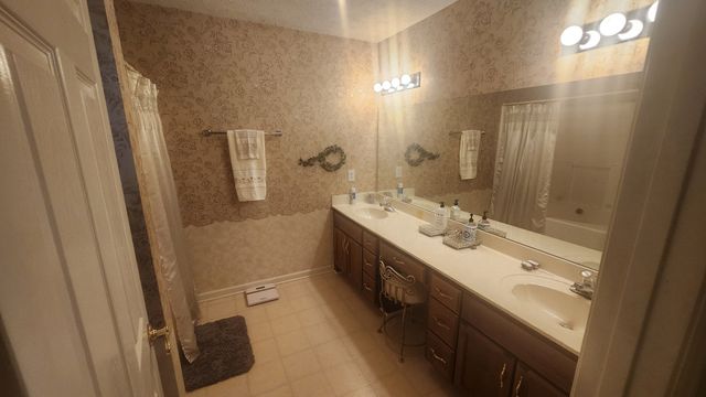 982 Trail Ridge Cir, La Vergne, TN 37086