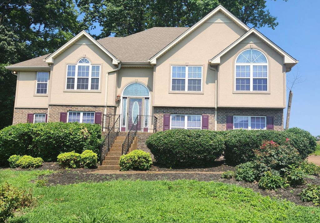 982 Trail Ridge Cir, La Vergne, TN 37086
