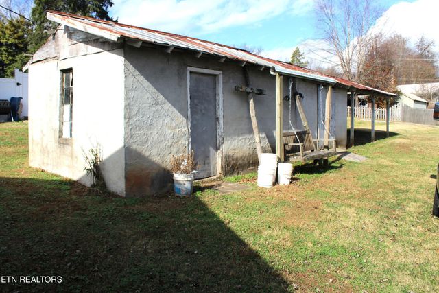 914 Cannon Ave, Sweetwater, TN 37874