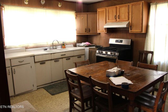 914 Cannon Ave, Sweetwater, TN 37874