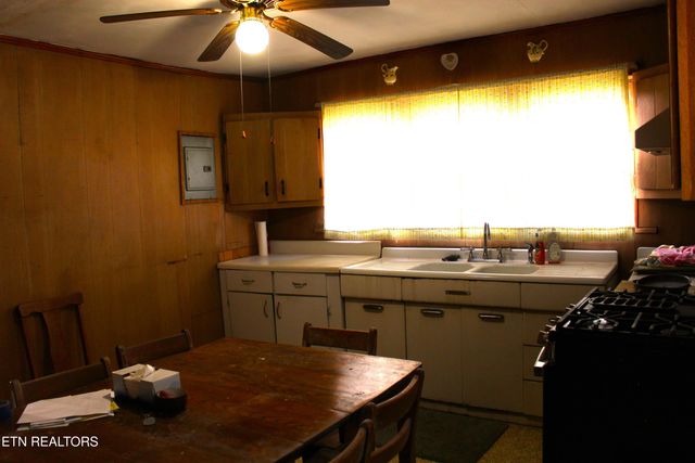 914 Cannon Ave, Sweetwater, TN 37874