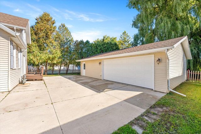 125 N 10th STREET, Oostburg, WI 53070