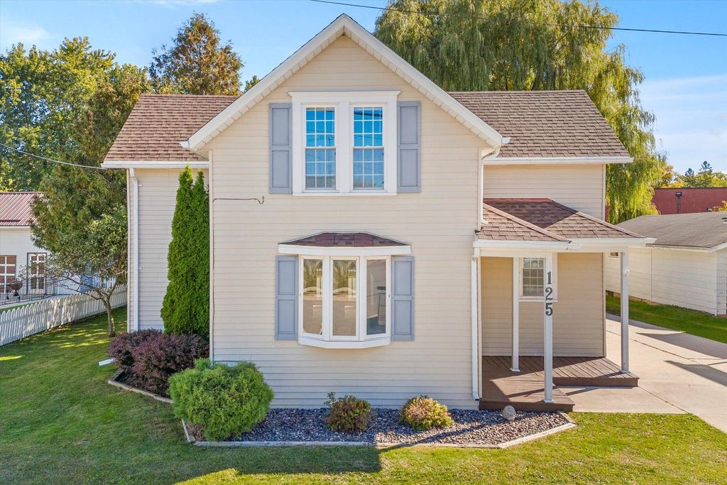 125 N 10th STREET, Oostburg, WI 53070