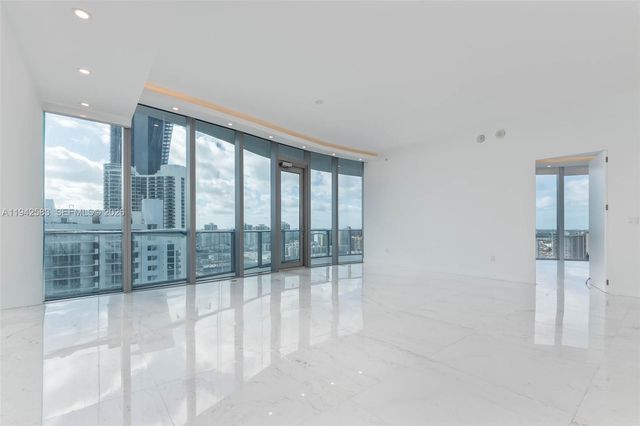 17475 Collins Ave 2003, Sunny Isles Beach, FL 33160