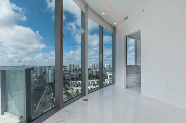 17475 Collins Ave 2003, Sunny Isles Beach, FL 33160