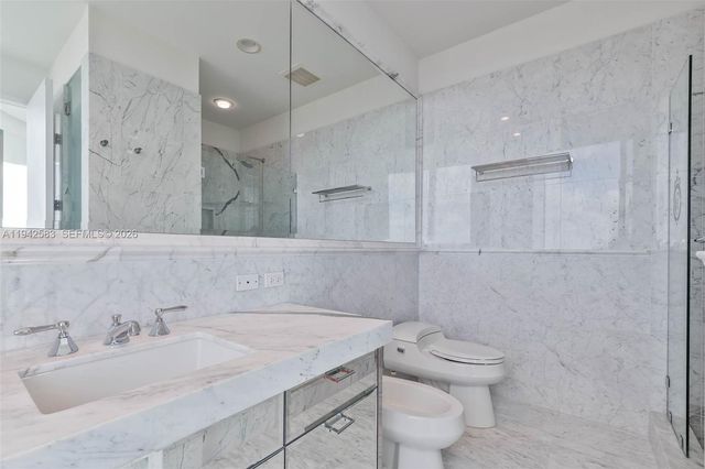 17475 Collins Ave 2003, Sunny Isles Beach, FL 33160