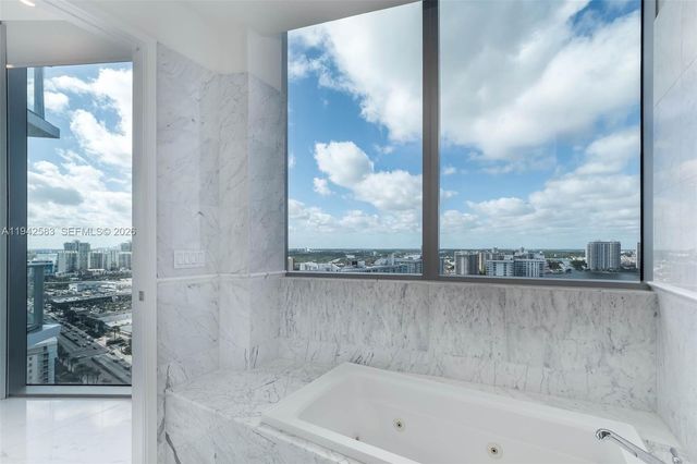 17475 Collins Ave 2003, Sunny Isles Beach, FL 33160