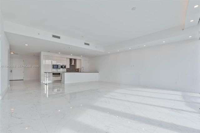 17475 Collins Ave 2003, Sunny Isles Beach, FL 33160