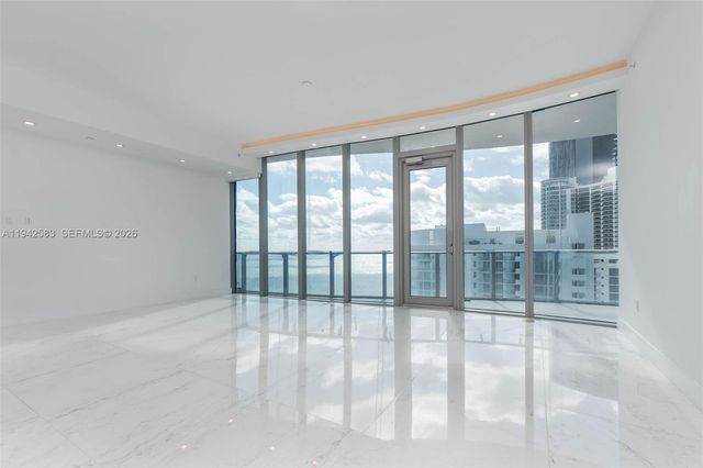 17475 Collins Ave 2003, Sunny Isles Beach, FL 33160