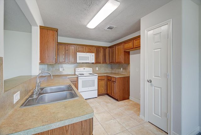 119 Horn Court, Baytown, TX 77523