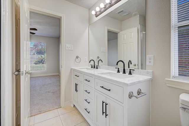 119 Horn Court, Baytown, TX 77523