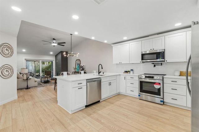 2862 WHITEHALL DRIVE, Palm Harbor, FL 34684