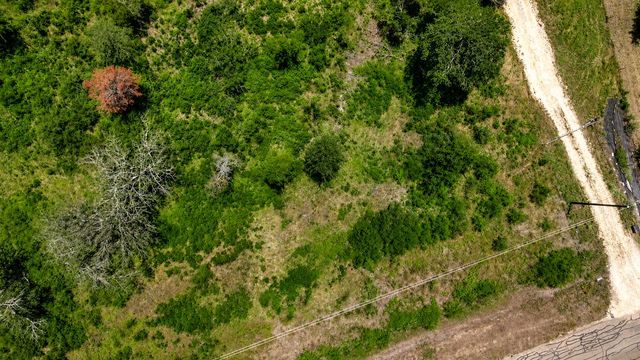 2500 NE County Road 466 DR, Elgin, TX 78621