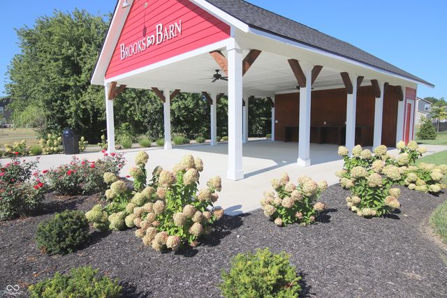 15707 Harvester Circle E, Noblesville, IN 46060