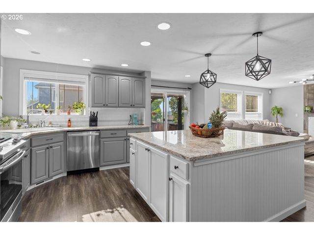 1200 Nw THORN Dr, Albany, OR 97321