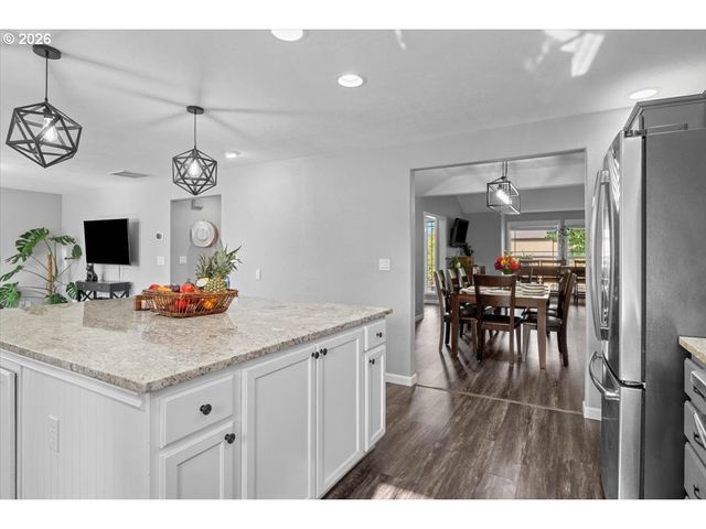 1200 Nw THORN Dr, Albany, OR 97321
