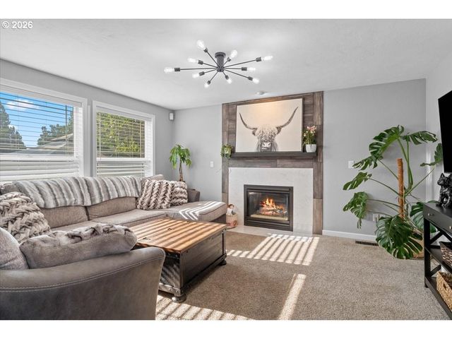 1200 Nw THORN Dr, Albany, OR 97321
